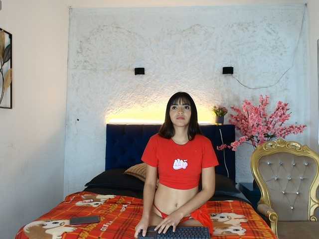 AnttonellaLee live cam on BongaCams