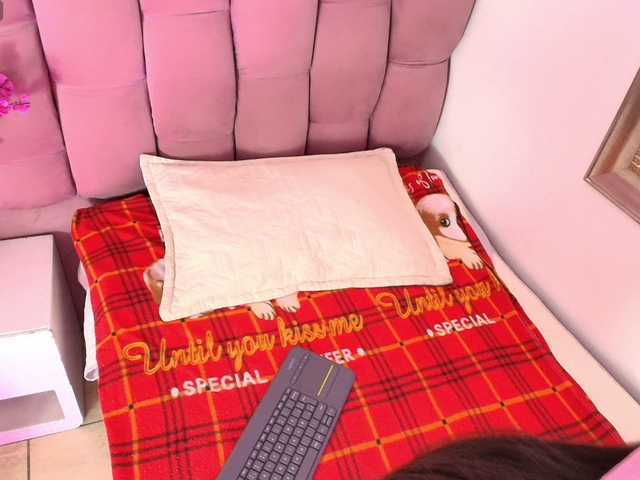 AnttonellaLee live cam on BongaCams