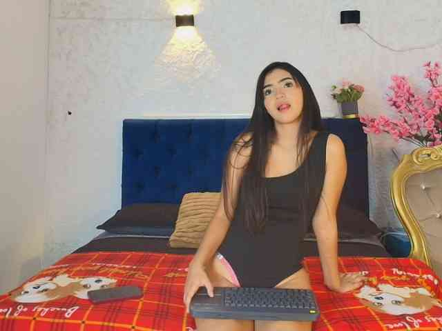 AnttonellaLee webcam