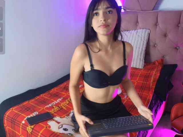 AnttonellaLee webcam