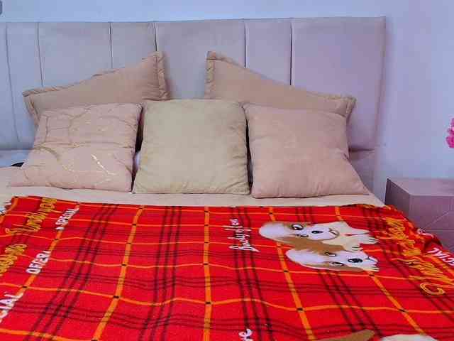 AnttonellaLee webcam