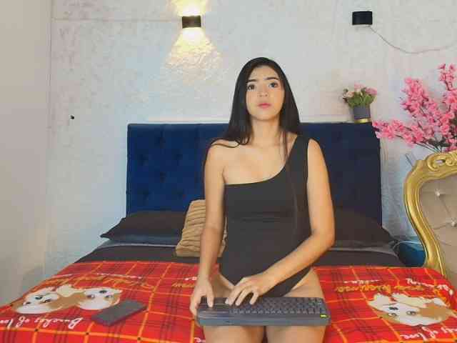AnttonellaLee webcam