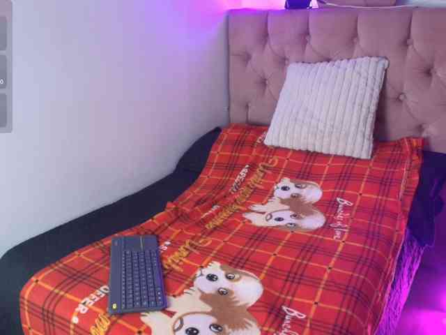 AnttonellaLee webcam
