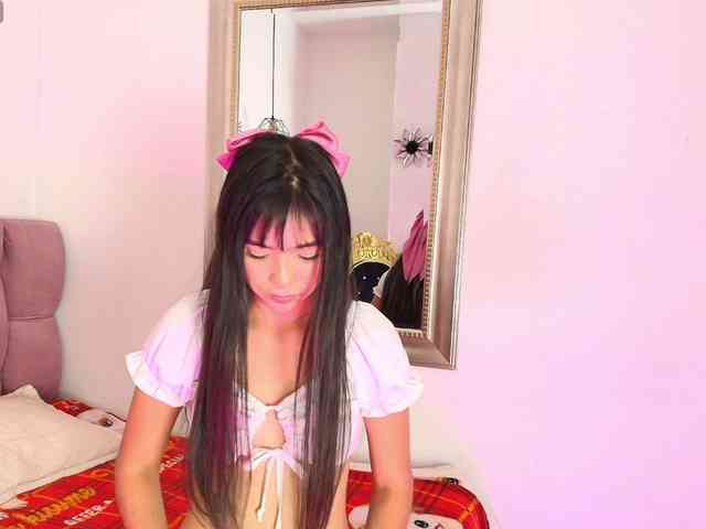 AnttonellaLee webcam