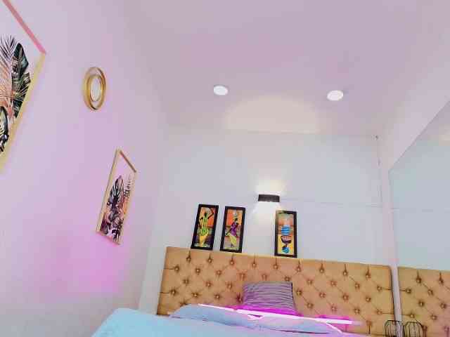 AnttonellaLee webcam