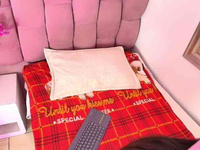 AnttonellaLee webcam