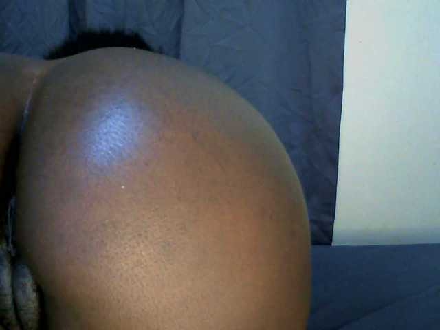 Shes-sexy live cam on BongaCams