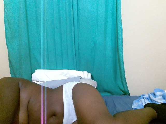 Shes-sexy live cam on BongaCams