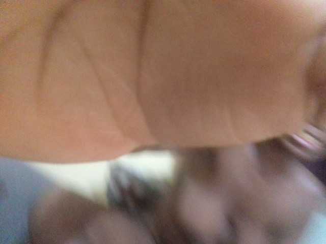 Shes-sexy live cam on BongaCams