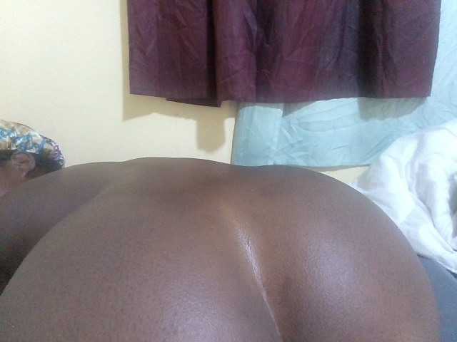 Shes-sexy live cam on BongaCams