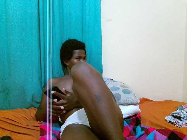 Shes-sexy live cam on BongaCams