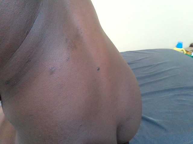 Shes-sexy live cam on BongaCams