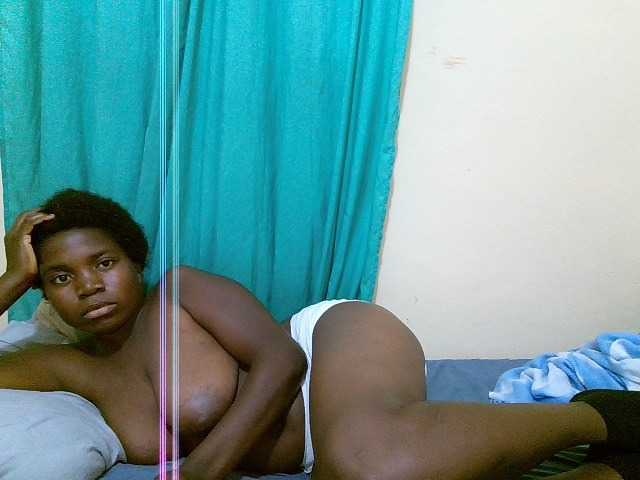 Shes-sexy live cam on BongaCams