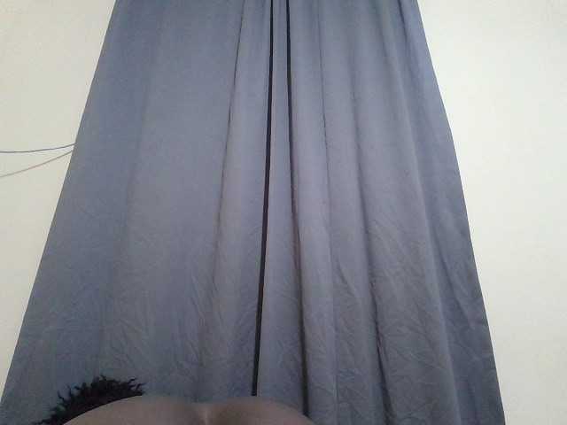 Shes-sexy live cam on BongaCams