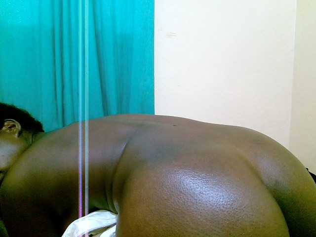 Shes-sexy live cam on BongaCams