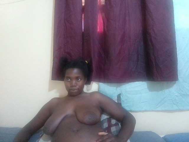 Shes-sexy live cam on BongaCams