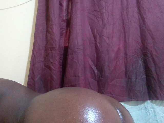 Shes-sexy live cam on BongaCams