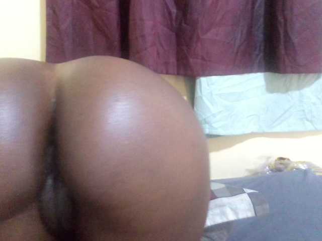 Shes-sexy live cam on BongaCams