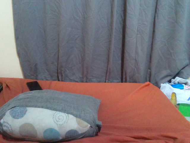 Shes-sexy live cam on BongaCams