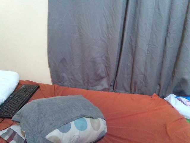 Shes-sexy live cam on BongaCams