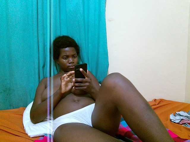 Shes-sexy live cam on BongaCams