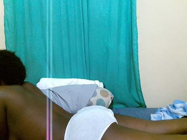 Shes-sexy live cam on BongaCams