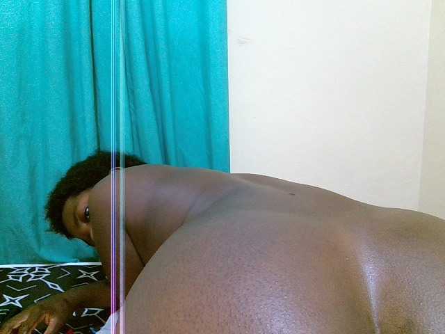 Shes-sexy live cam on BongaCams
