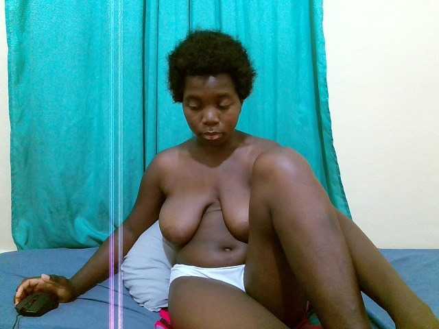 Shes-sexy live cam on BongaCams
