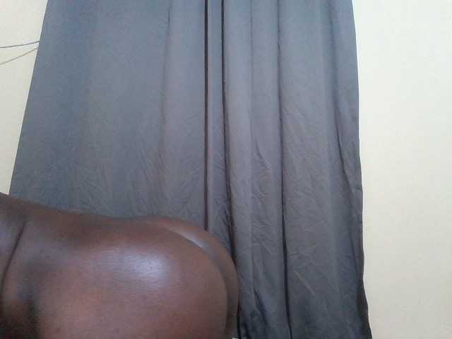 Shes-sexy live cam on BongaCams