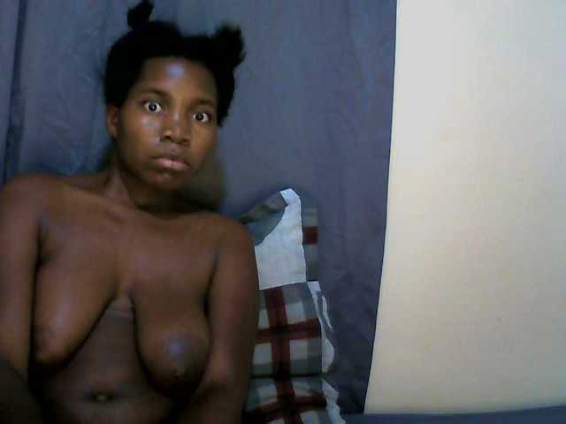 Shes-sexy live cam on BongaCams