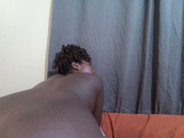 Shes-sexy live cam on BongaCams