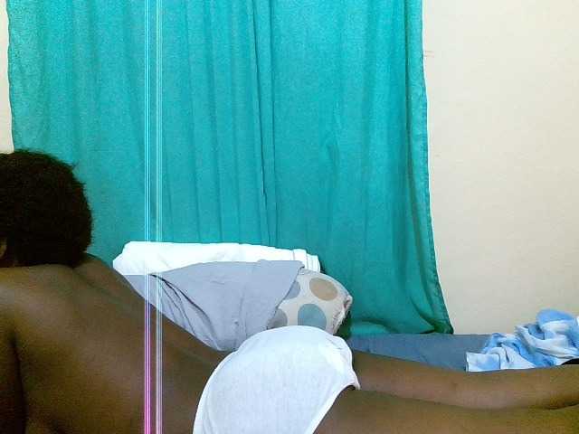 Shes-sexy live cam on BongaCams
