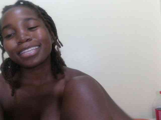 Shes-sexy webcam