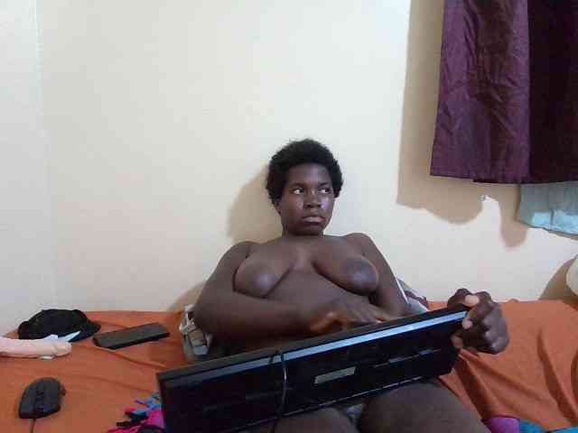 Shes-sexy webcam
