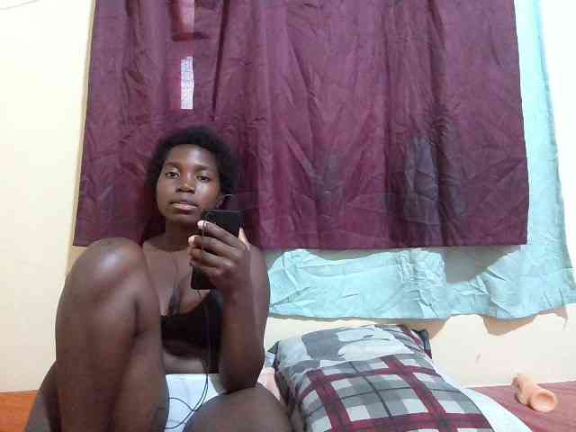 Shes-sexy webcam