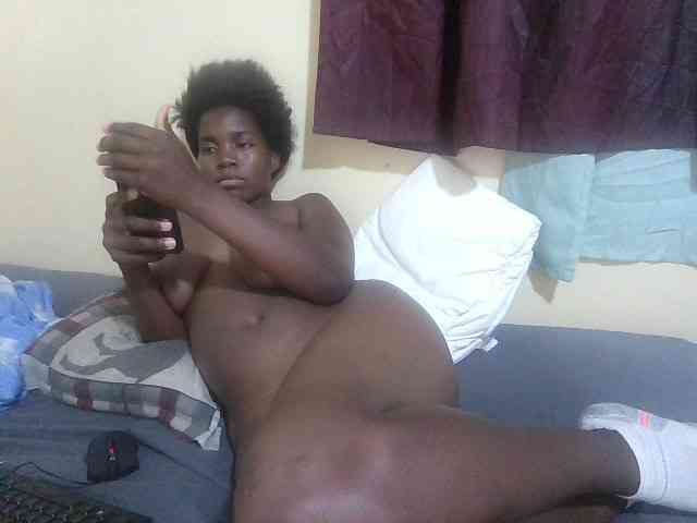 Shes-sexy webcam