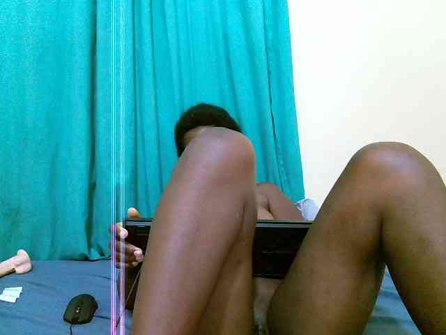Shes-sexy webcam