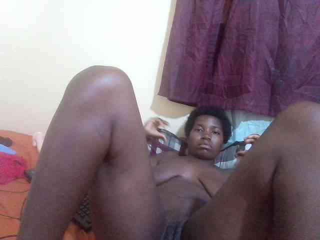 Shes-sexy webcam