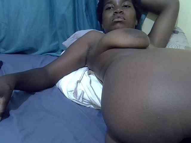 Shes-sexy webcam