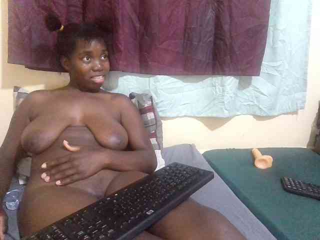 Shes-sexy webcam