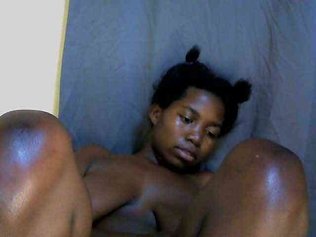 Shes-sexy webcam