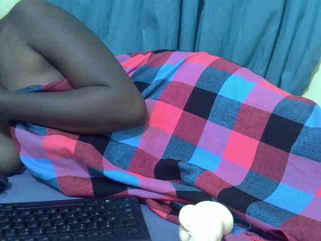 Shes-sexy webcam
