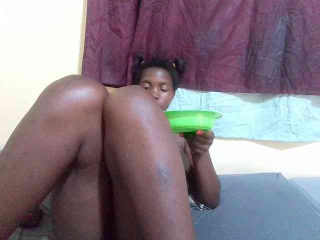 Shes-sexy webcam