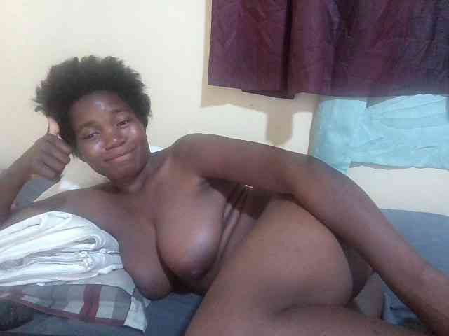 Shes-sexy webcam