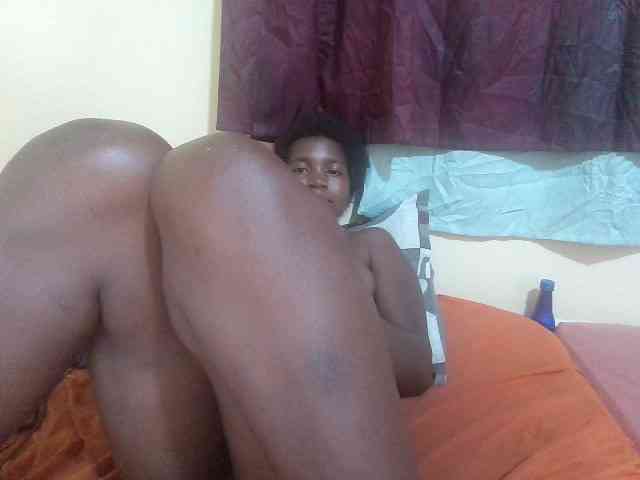 Shes-sexy webcam