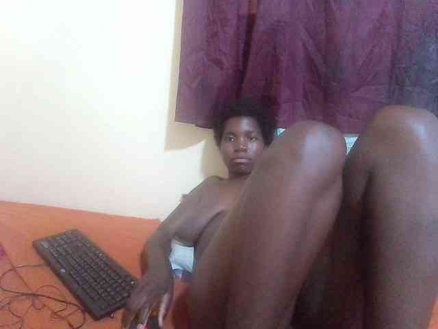 Shes-sexy webcam