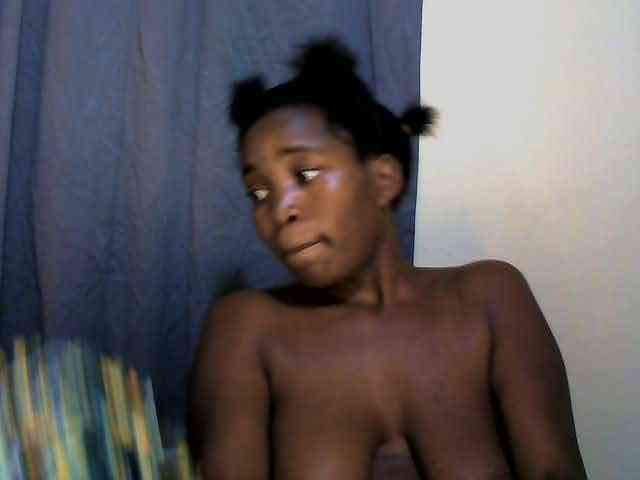 Shes-sexy webcam