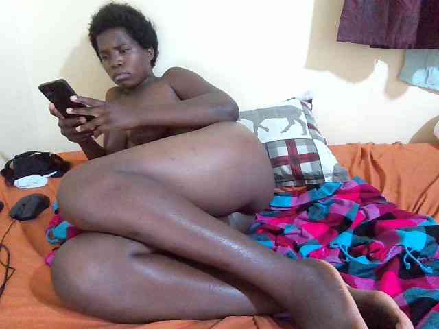 Shes-sexy webcam