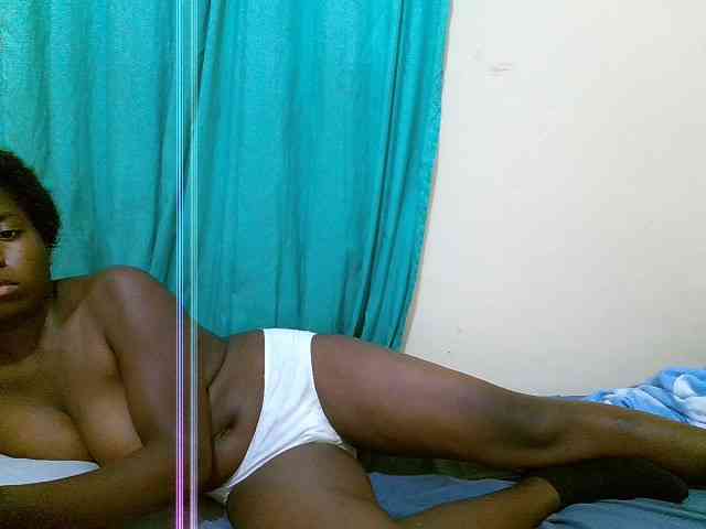 Shes-sexy webcam