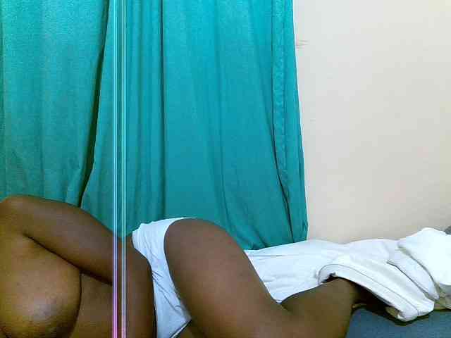 Shes-sexy webcam